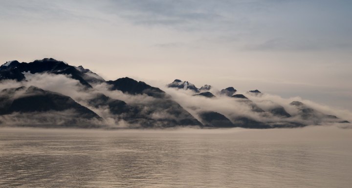 fog-over-resurrection-bay-1